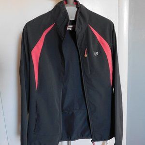 Thin and light NEW Balance Jacket Size Small